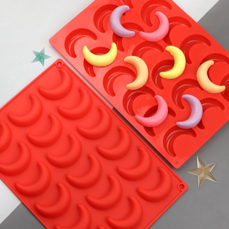 18 Chain Moon Silicone Ice Grid Mold Cold Soap Mold Creative Silicone Mold Bending Moon Chocolate Mold - Korvel