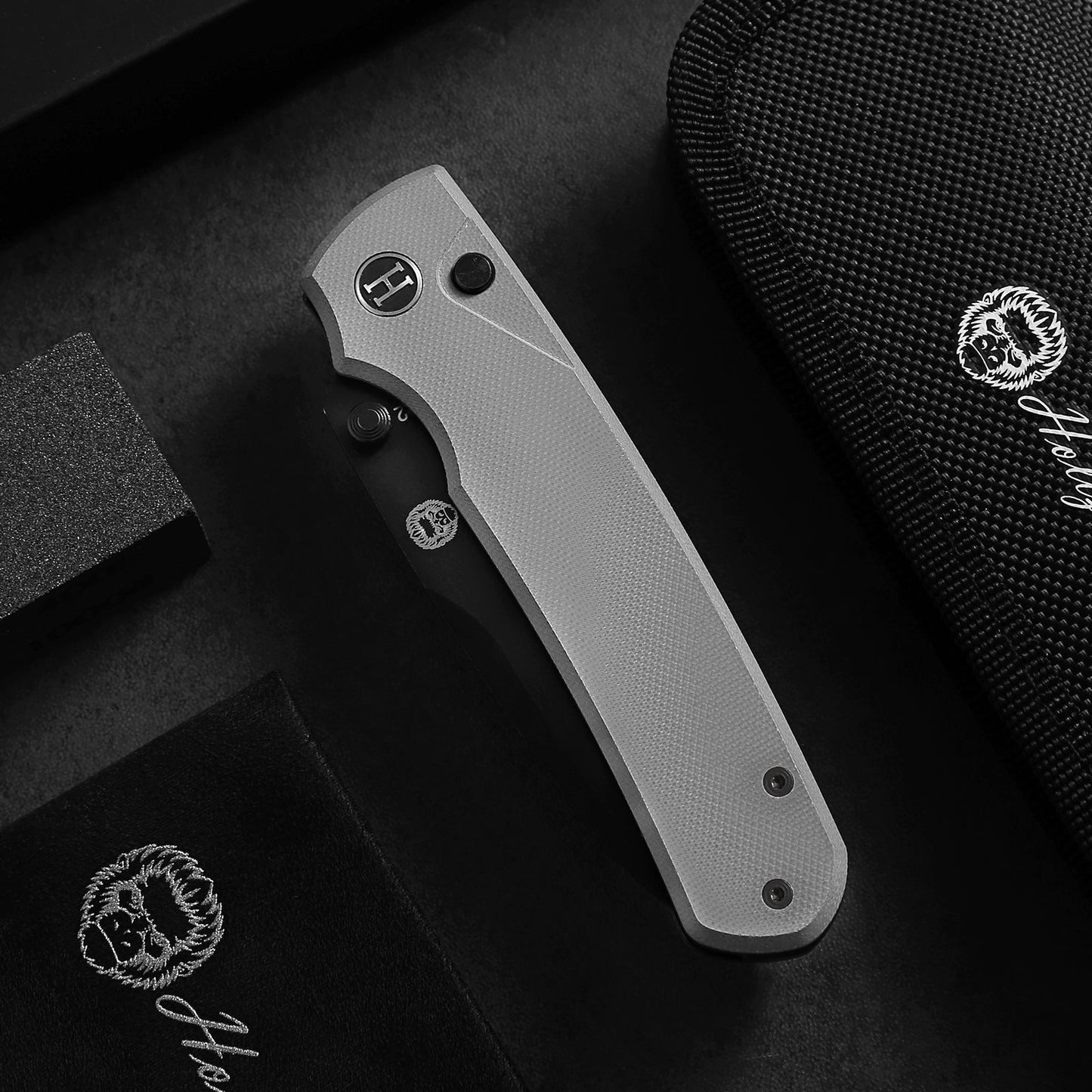 The Ultimate Folding Pocket Knife Gift Set for Outdoor Enthusiasts (Classic Black & White) - Korvel