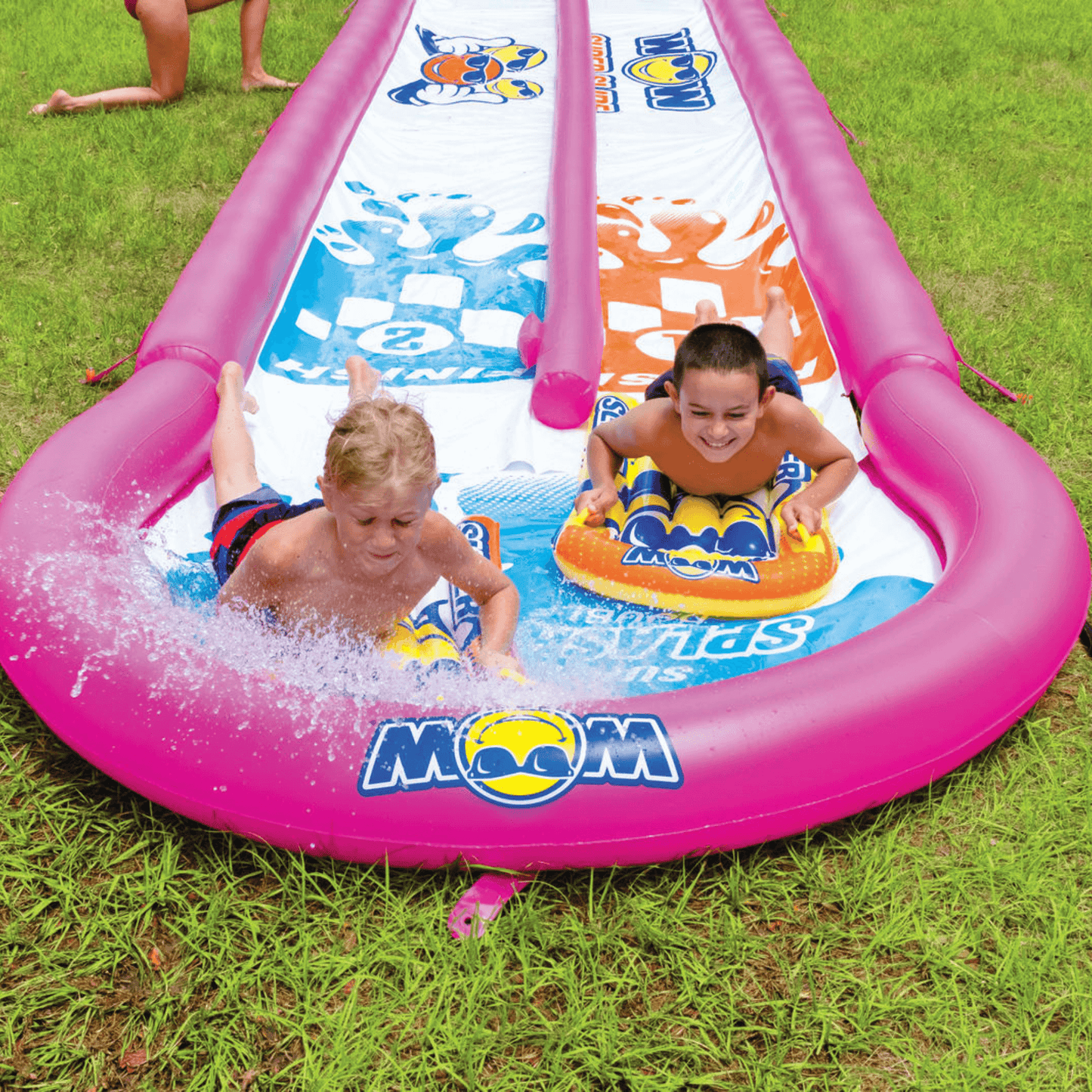Extremo de piscina WOW Sports para tobogán de césped de doble carril gigante