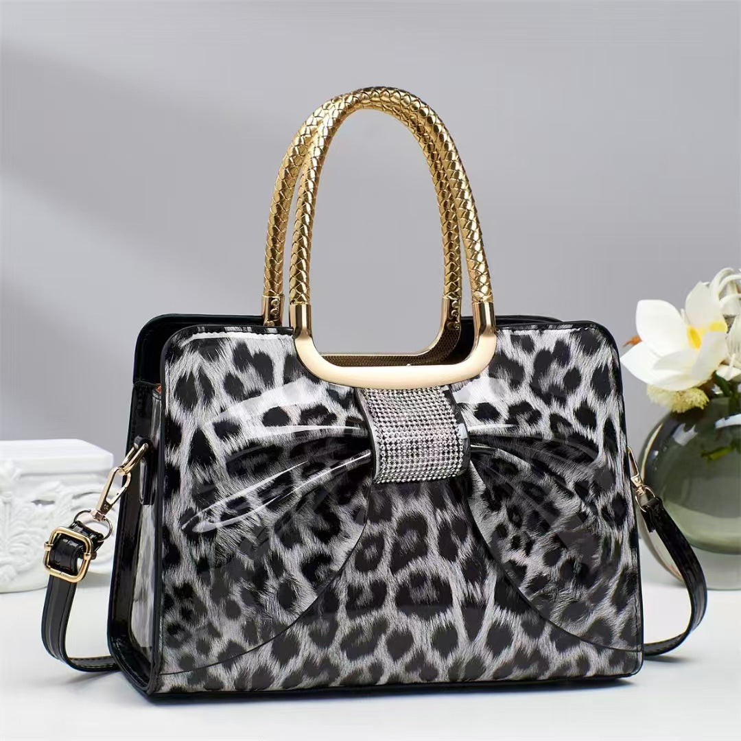 Sac à main chic à imprimé léopard avec embellissements en pierres chaudes