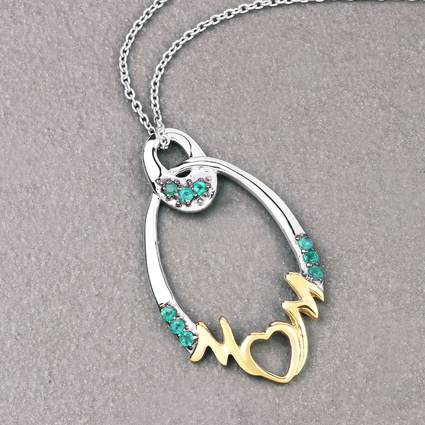 Pendentif en argent sterling .925 avec émeraude véritable de 0,15 carat