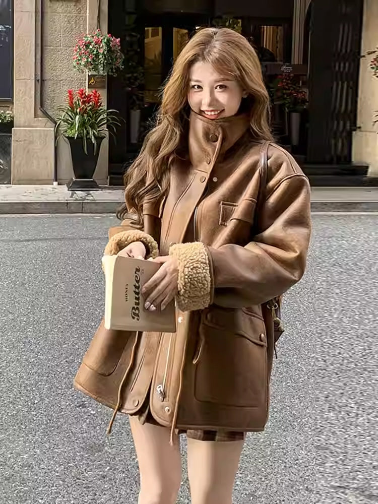 Thickened Lambskin Coat with Integrated Fur Lining