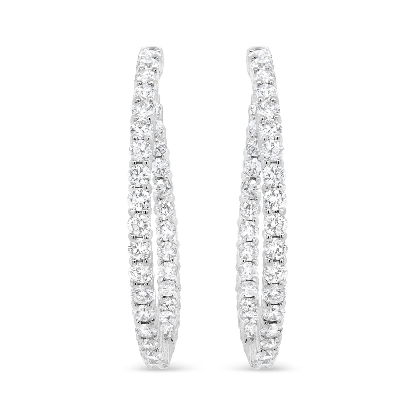 Pendientes de aro curvados de diamantes en oro blanco de 18 quilates