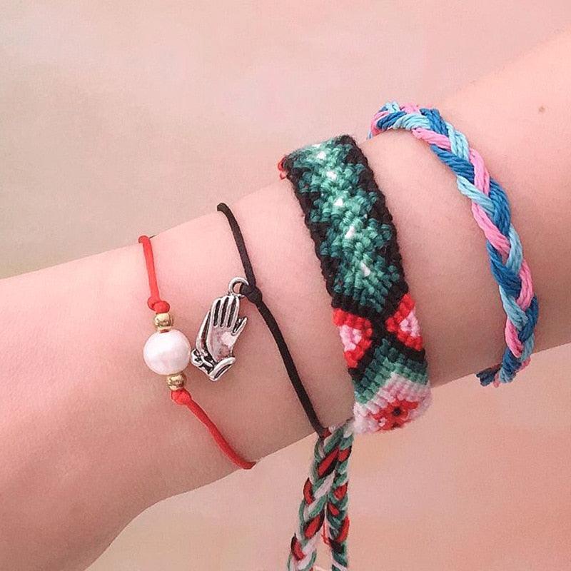 Ensemble de 6 Bracelets Tressés Faits Main - Bijoux de Chance en Amitié
