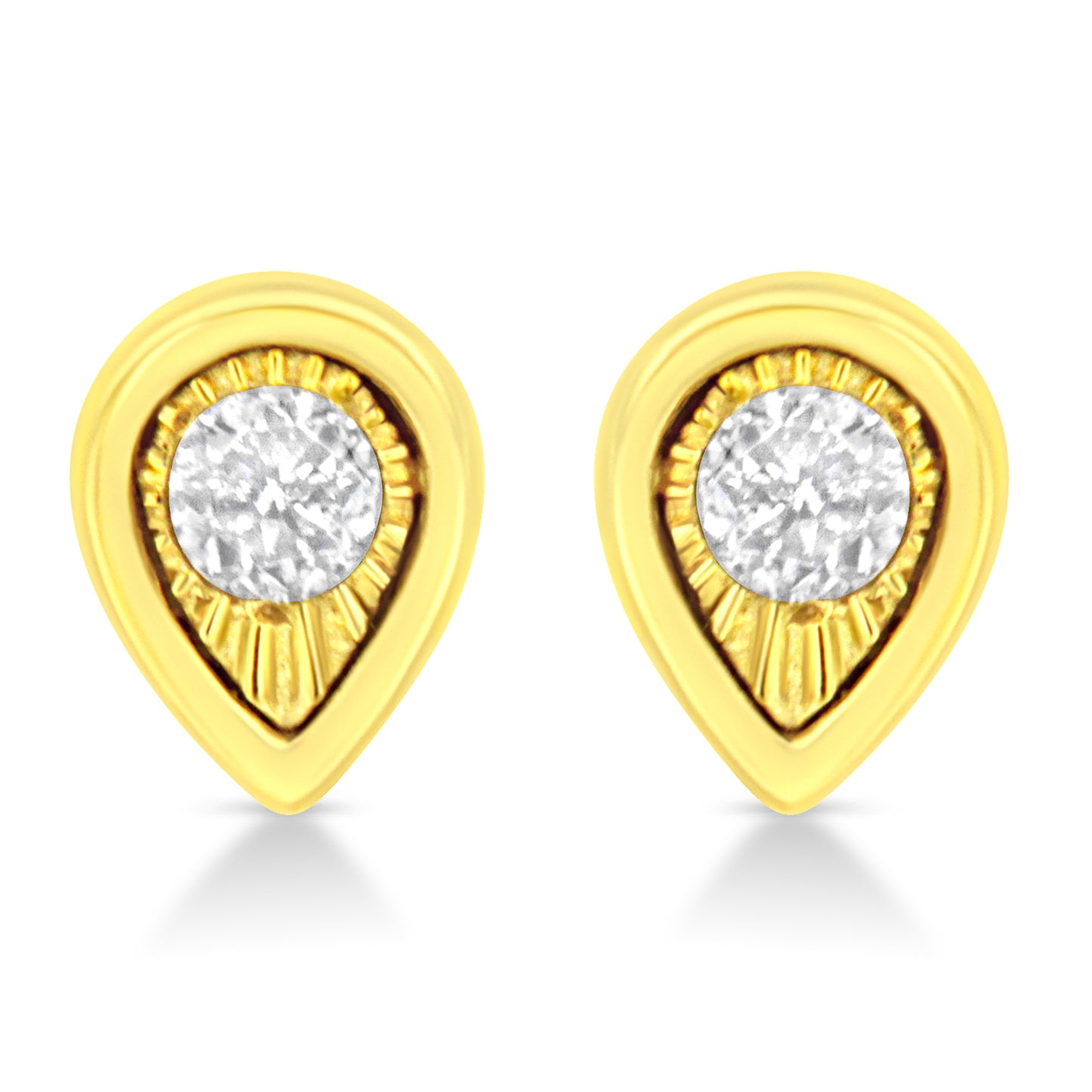 Pendientes de aro de diamante en plata esterlina chapada en oro amarillo de 10K