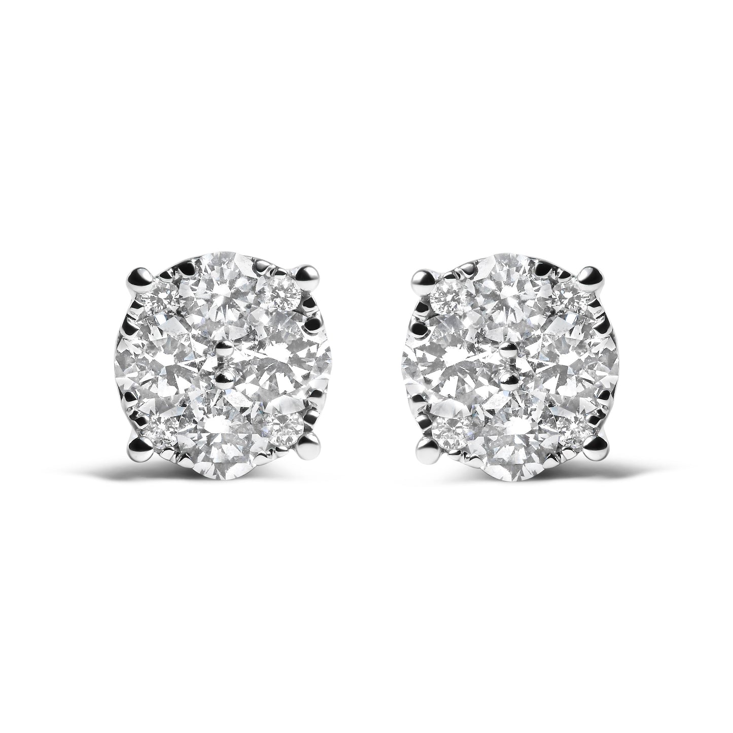 Pendientes de Stud de Diamante en Clúster de Oro Blanco de 14K Creado en Laboratorio