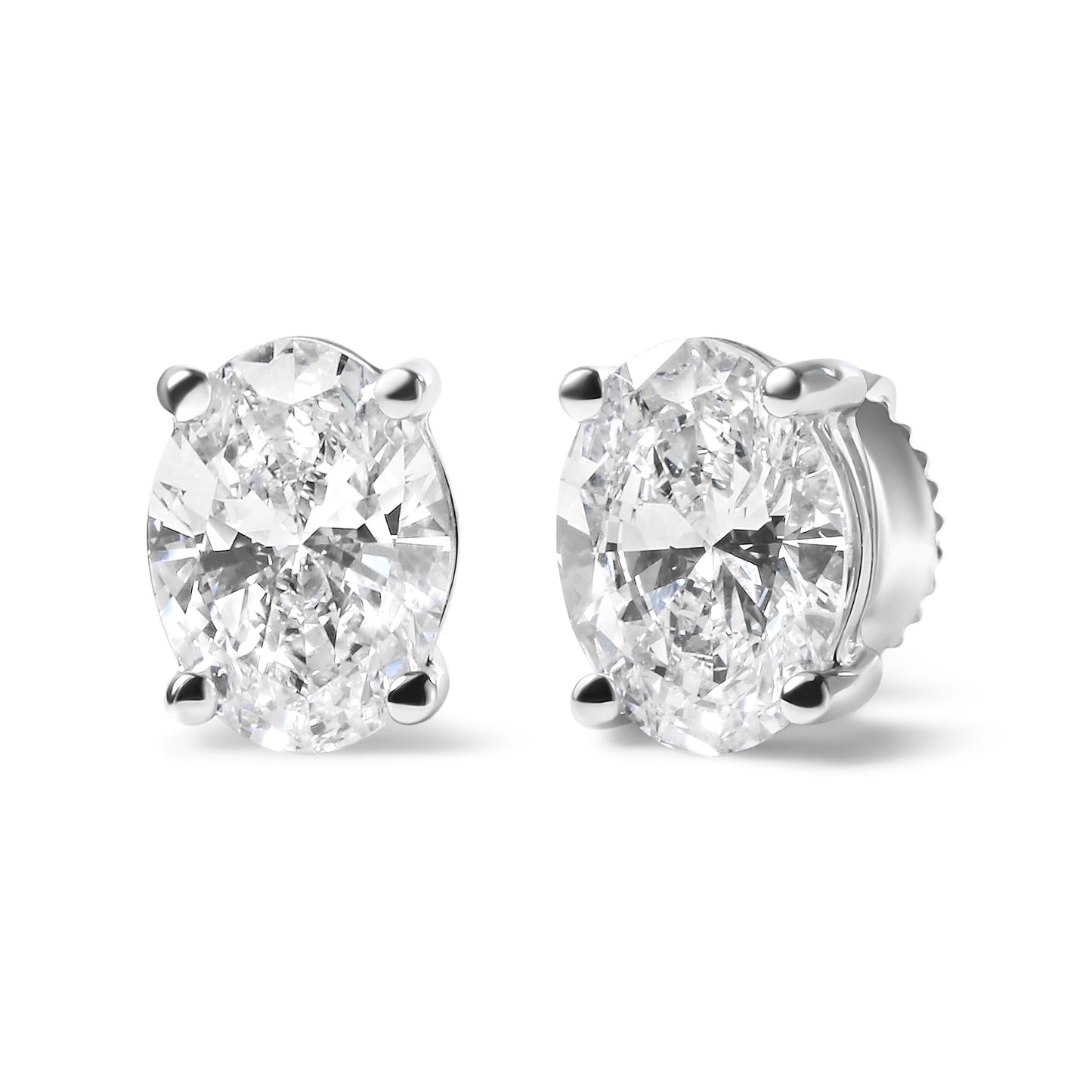 Pendientes de Stud de Diamante Ovalado Creado en Laboratorio de Oro Blanco de 14K