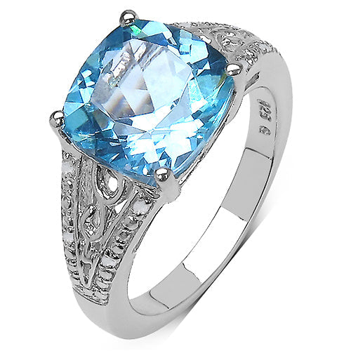 Anillo de Plata Esterlina con Topacio Azul de 5.05 Quilates y Acentos de Diamante
