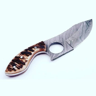 Premium Full Tang Damascus Steel Skinning Knife with Sheep Horn Handle - Korvel