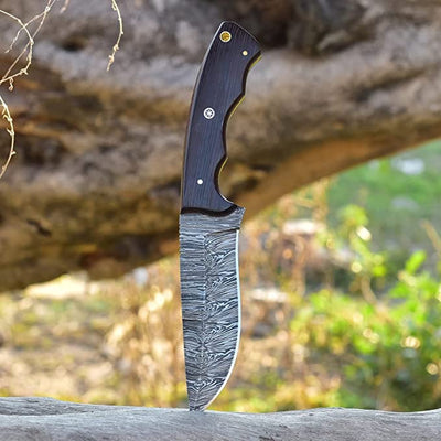 Premium Damascus Steel Hunting Knife with Elegant Rosewood Grip - Korvel