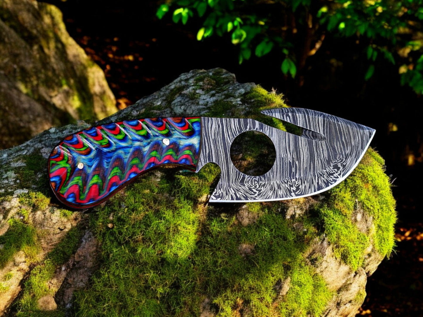 Premium Gut Hook Skinning Knife – 7.25" Damascus Steel with Elegant Wood Handle - Korvel