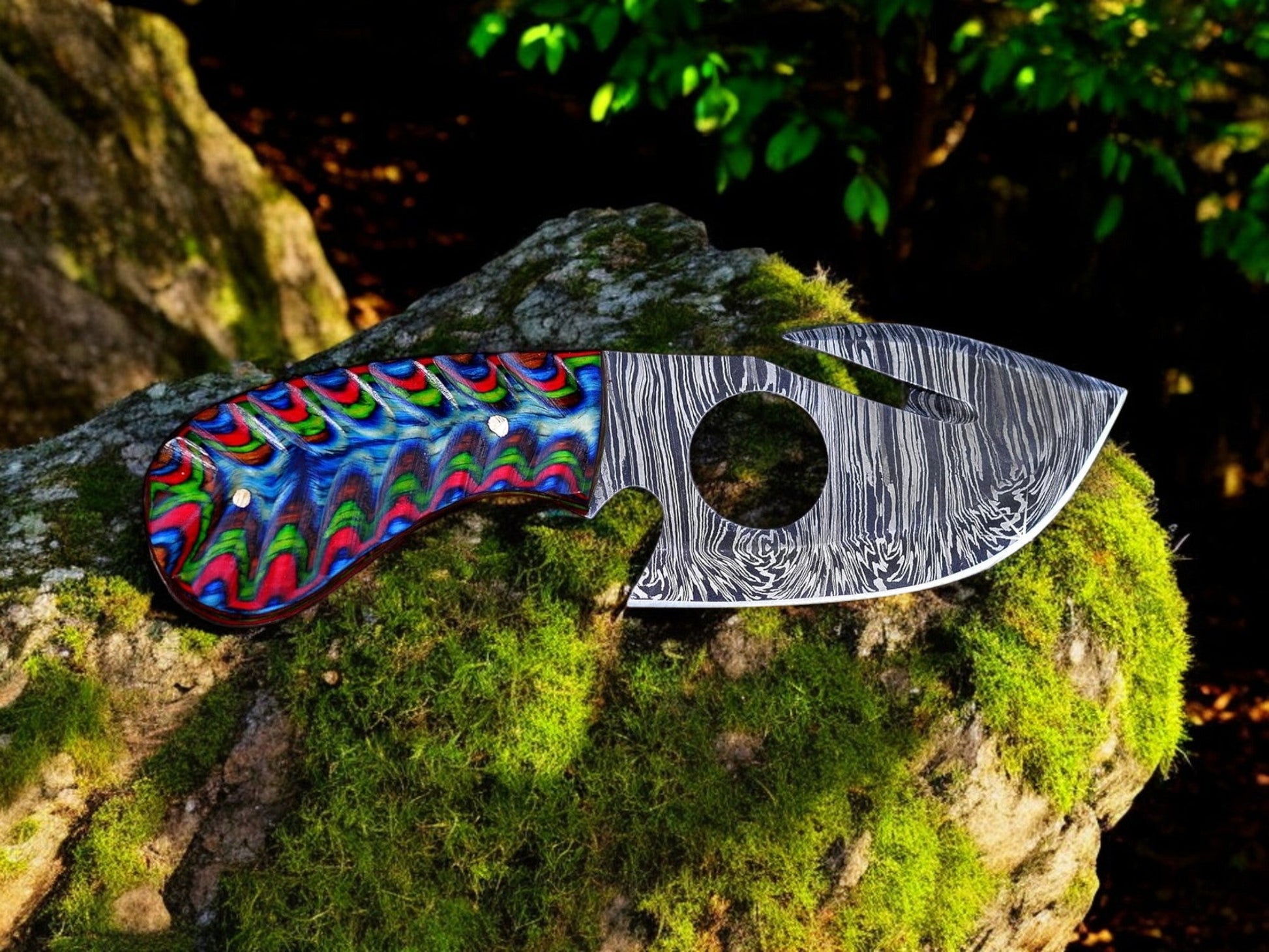 Premium Gut Hook Skinning Knife – 7.25" Damascus Steel with Elegant Wood Handle - Korvel