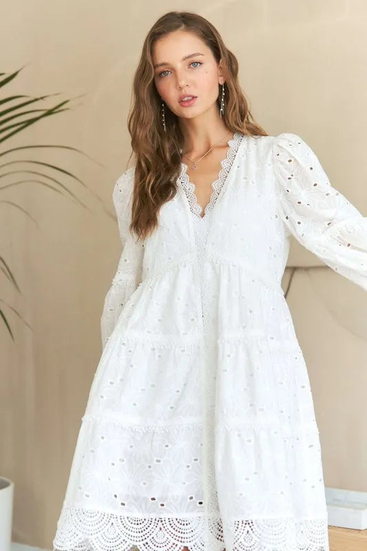 Robe Babydoll à Col V en Dentelle Détail et Œillets à Volants