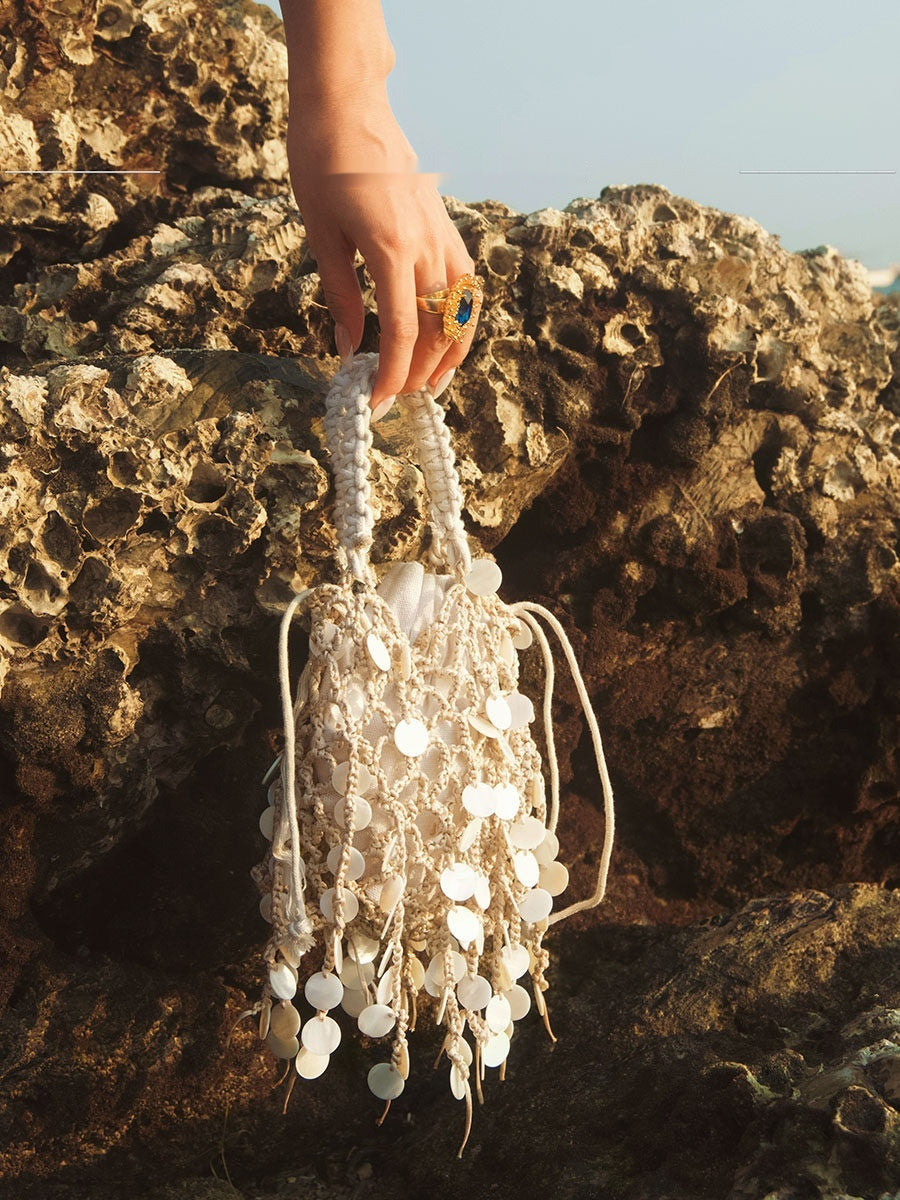 Elegant French-Style Woven Bucket Bag with Tassels