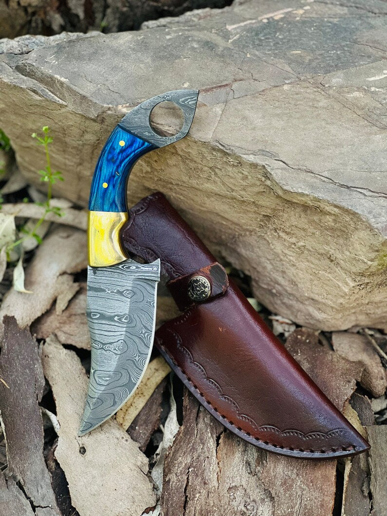 Premium 8.5" Damascus Steel Skinning Knife with Pakkawood Handle & Leather Sheath - Korvel