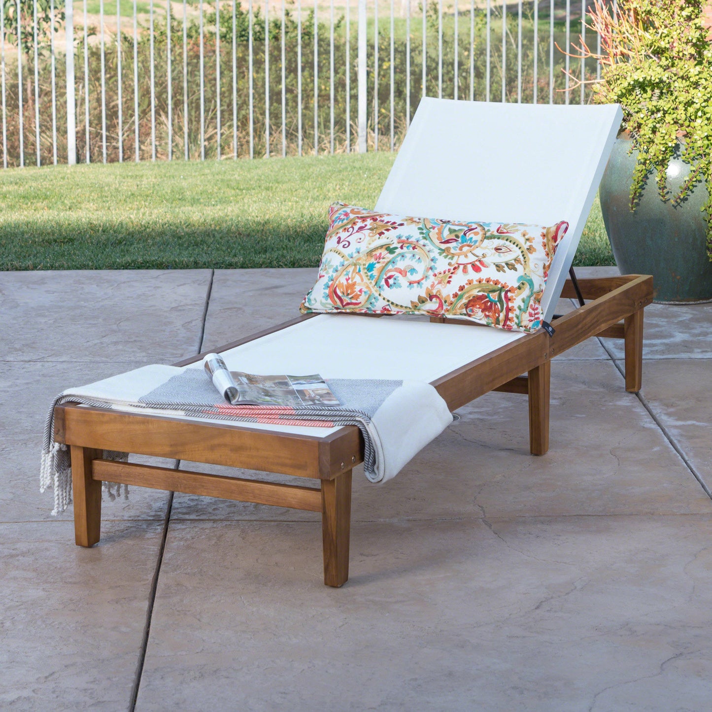 Summerland Chaise Lounge - White Mesh