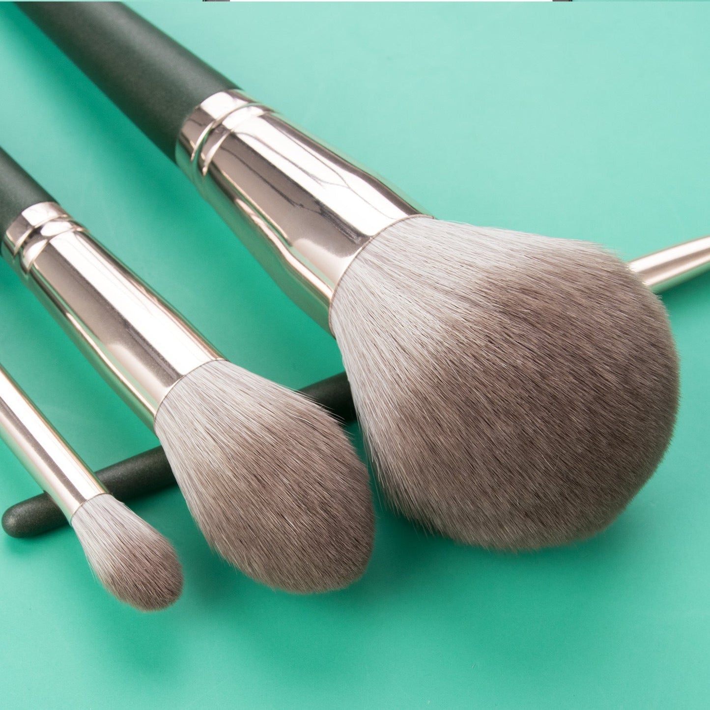 Juego de brochas de maquillaje portátil de 14 piezas con pelo de fibra suave