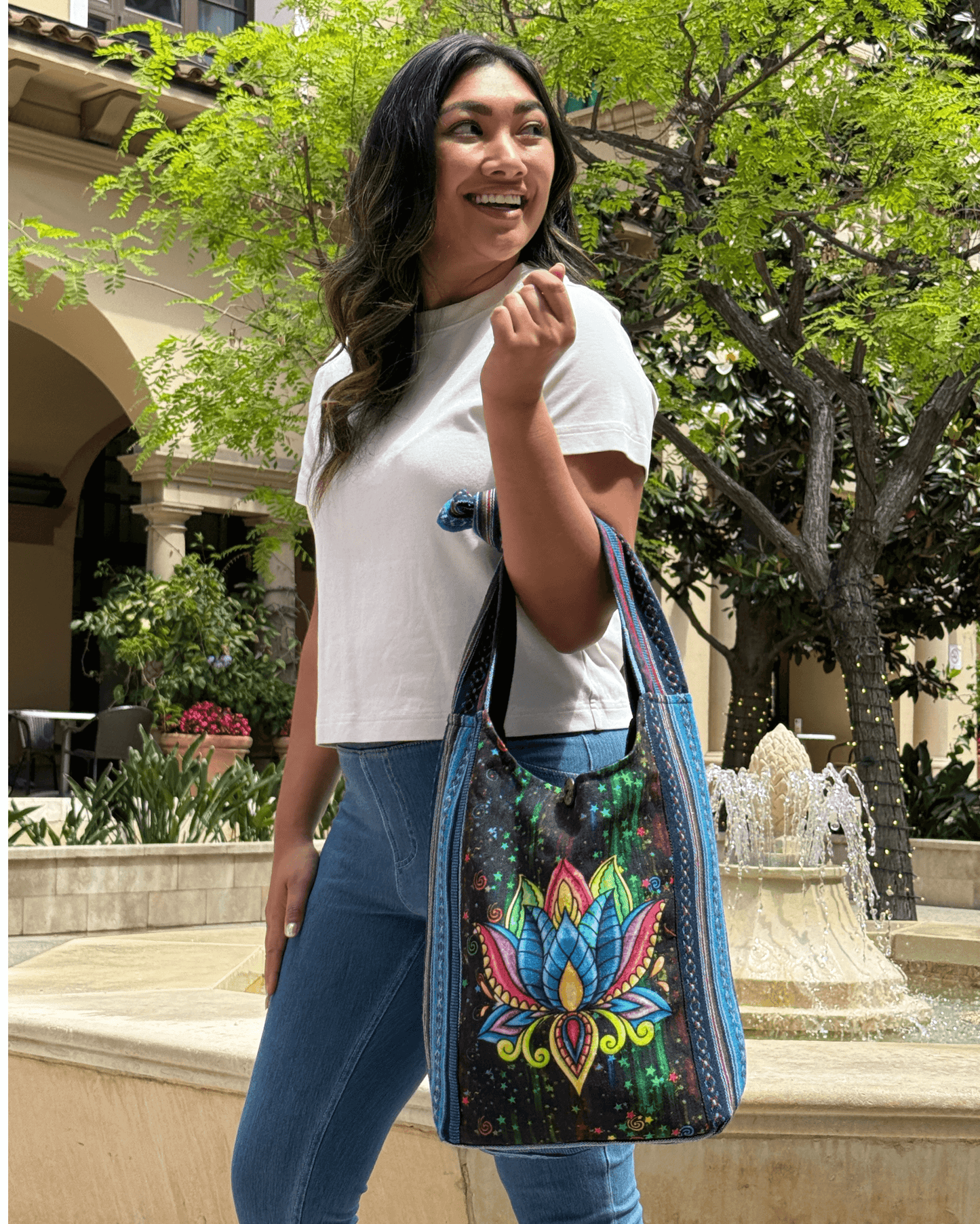 Sac à bandoulière Lotus fait main de la collection Kathmandu