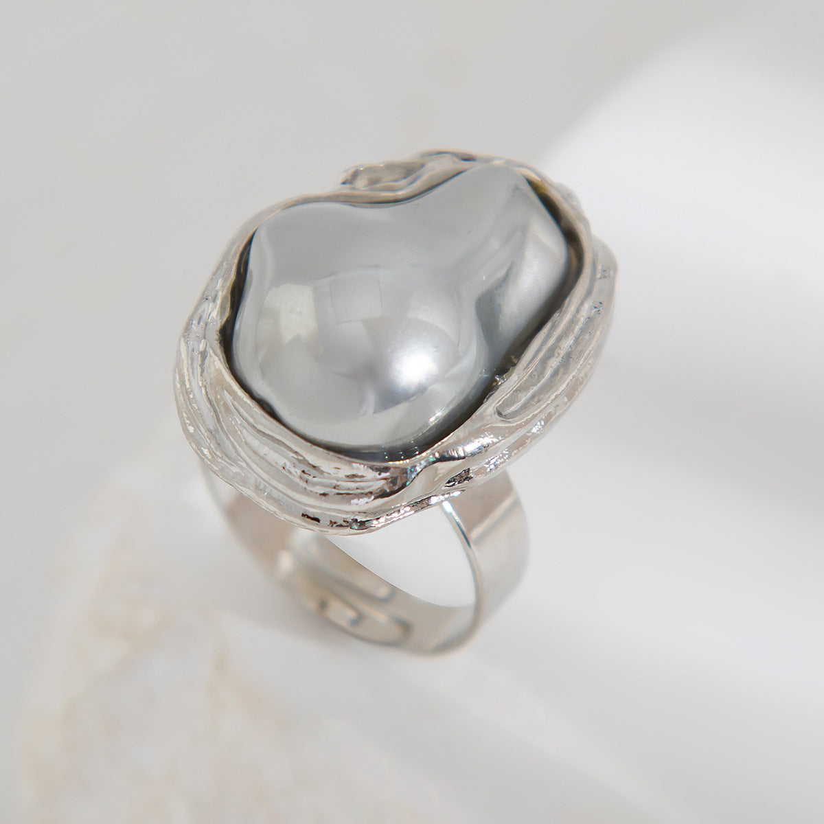 Baroque Irregular Pearl Inlaid Alloy Rings