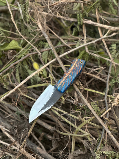 Premium 9" D2 Steel Hunting Knife with Unique Pine Cone Resin Handle & Leather Sheath - Korvel