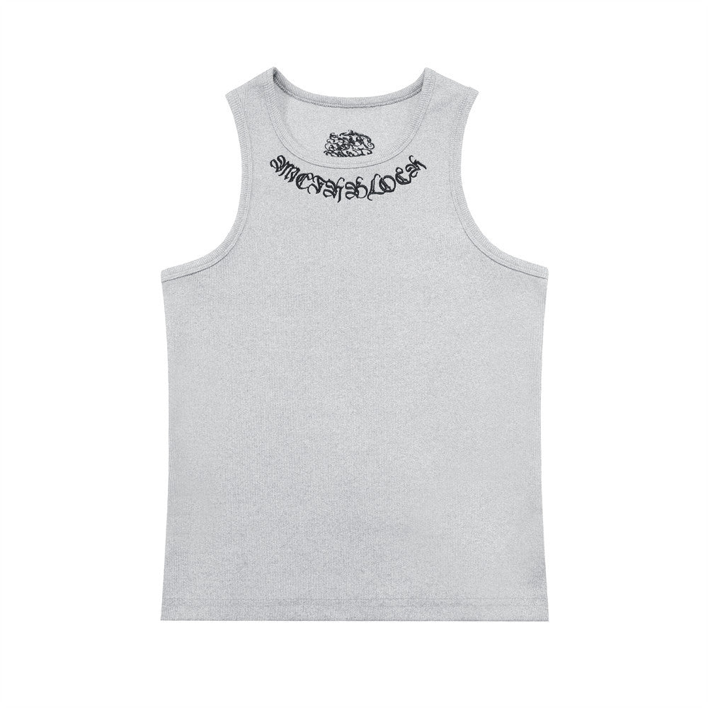 Camiseta sin mangas de ribete con bordado de letras góticas para hombres