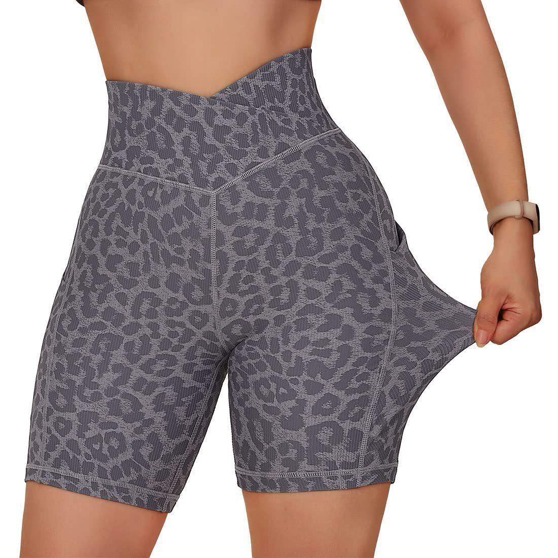 Shorts de sport croisés pour femmes avec ceinture et poches