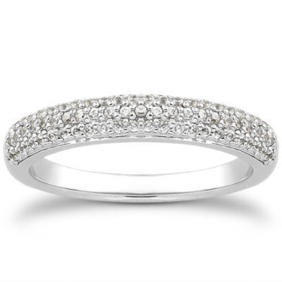Anillo de boda de banda de diamantes micro-pavé de triple fila en oro blanco de 14k