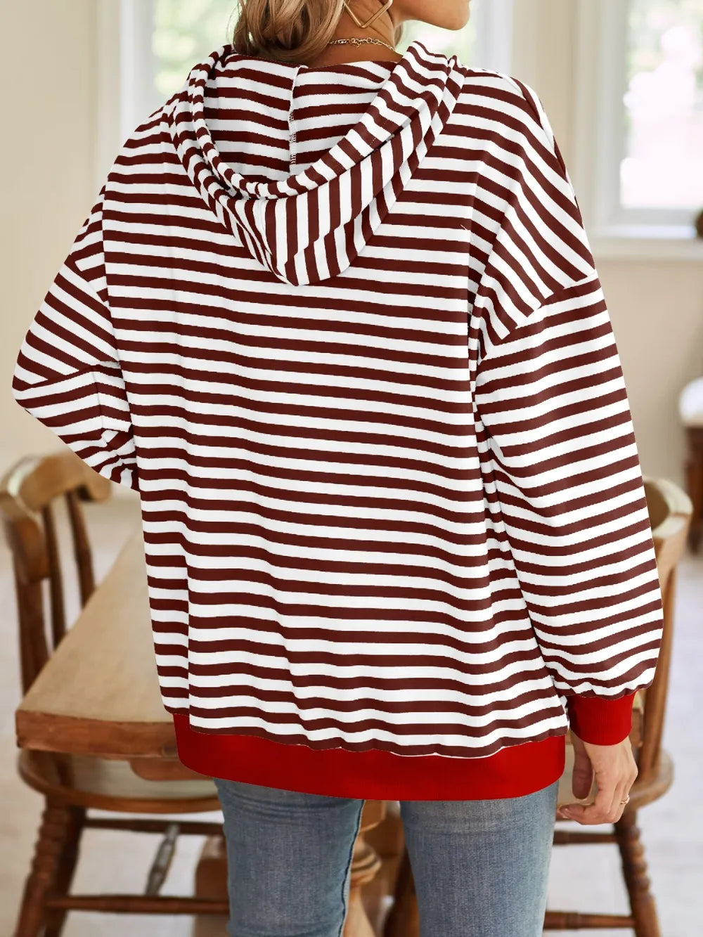 Sudadera con capucha a rayas suelta y casual