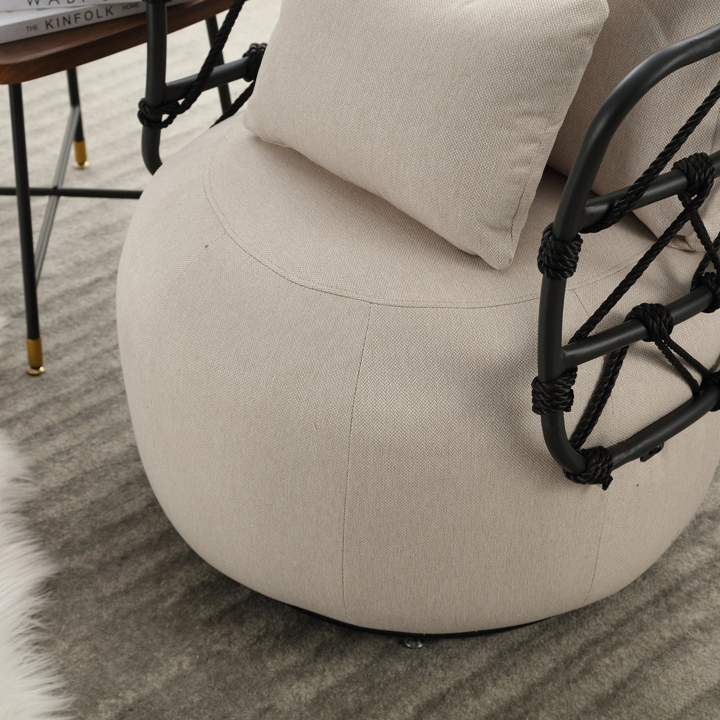 Silla de sala de estar tapizada y con botones COOLMORE