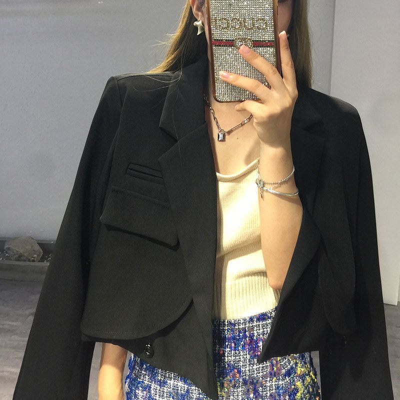 Blazer court élégant et polyvalent pour femmes