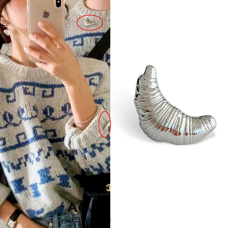 Croissant corsage brooch high-end female design niche silver croissant internet celebrity couple badge - Korvel