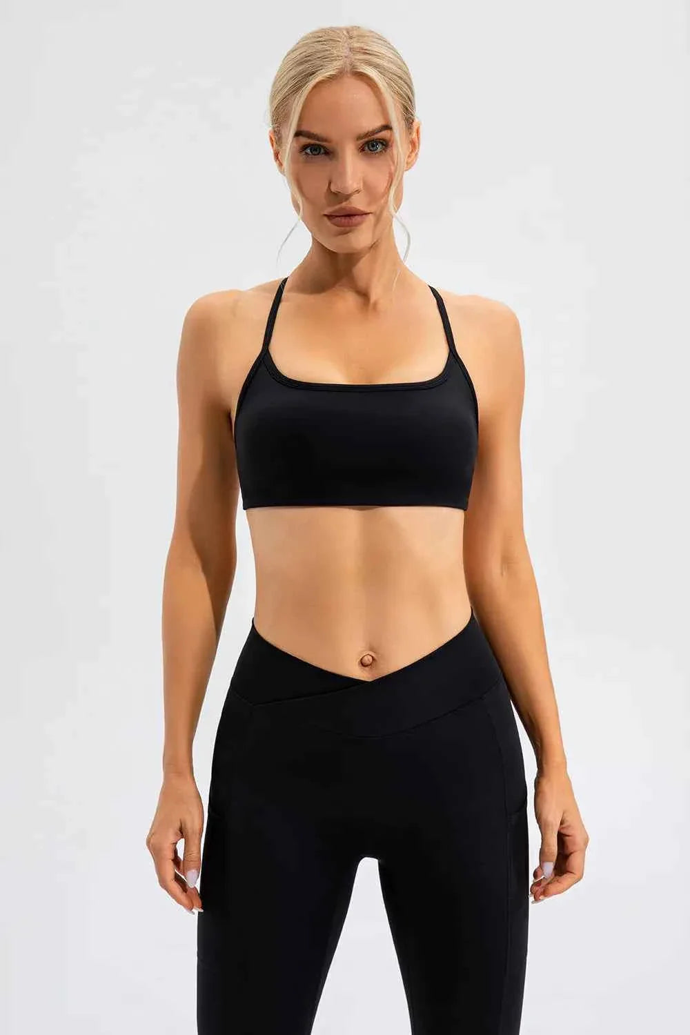 Camiseta Activa con Tirantes en Cruz