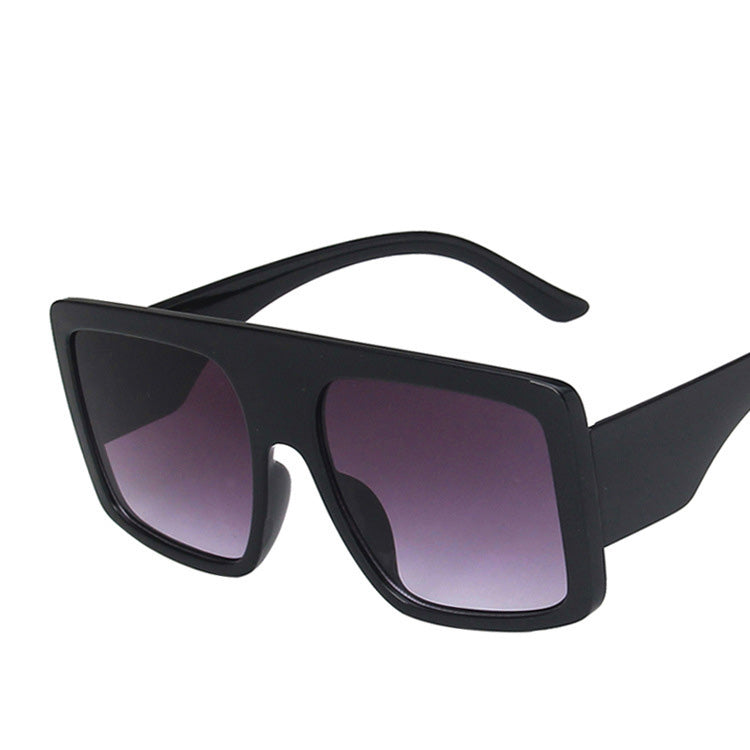 Retro Large Frame Sunglasses for Trendsetters