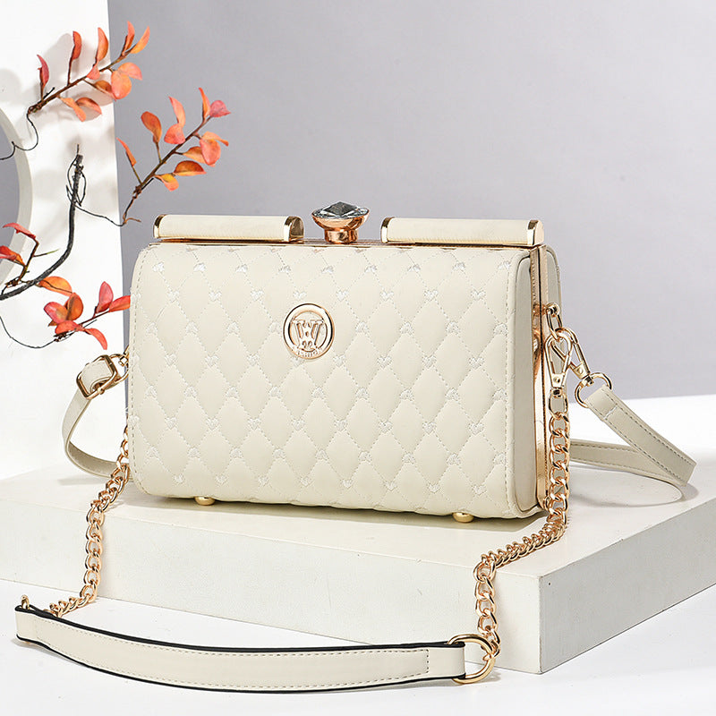 Trendy Diamond-Quilted Shoulder Bag with Premium Texture