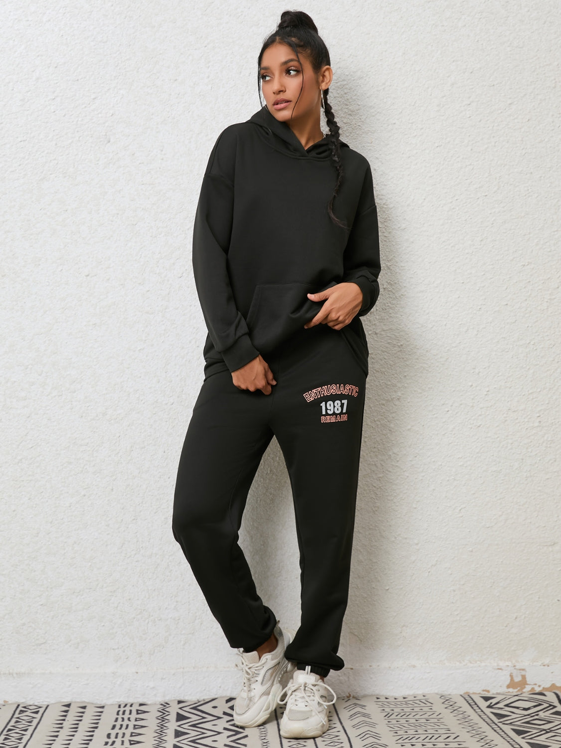 Ensemble de sweat à capuche et de pantalon de survêtement graphique