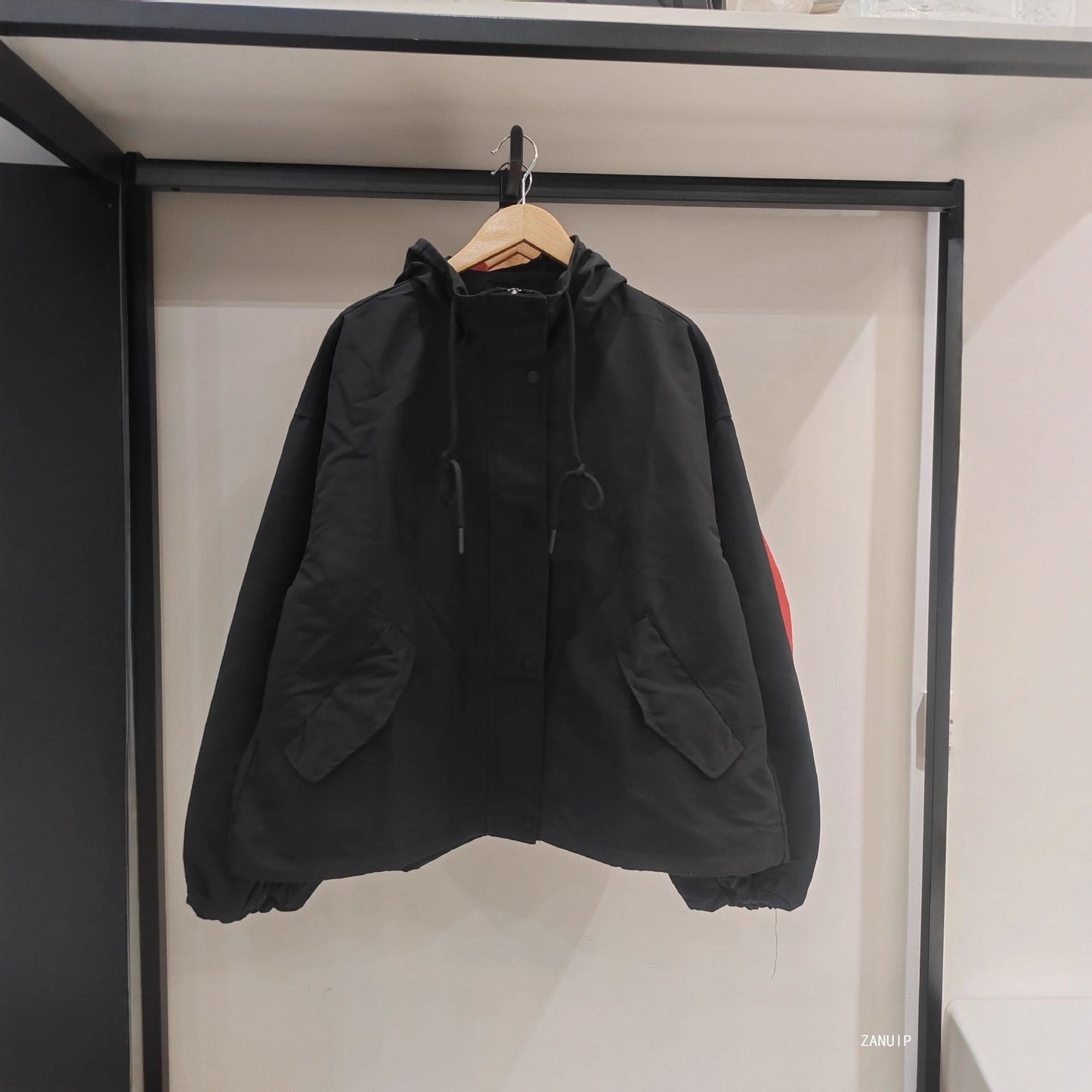 Chaqueta de Mujer con Capucha - Prenda Exterior Versátil