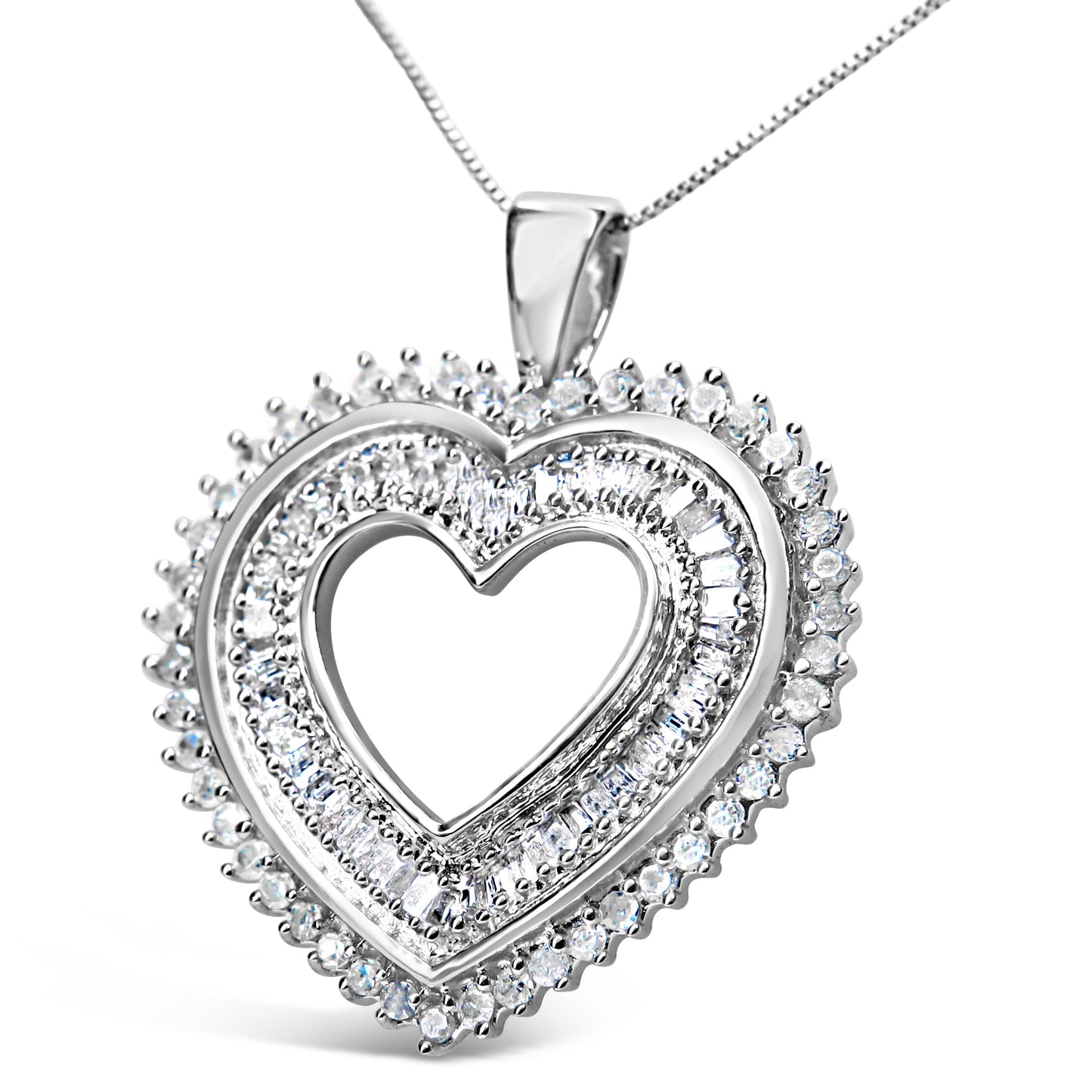 Collar de colgante en forma de corazón de plata esterlina .925 con diamantes