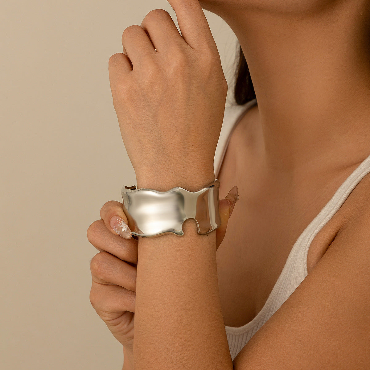 Versatile Irregular Opening Bracelet in Metal Style
