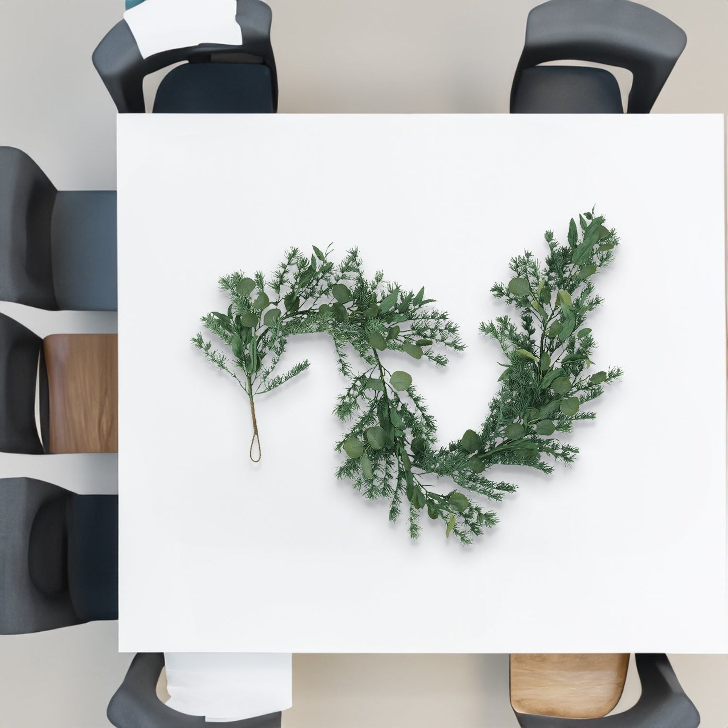 Elegant 5.5' Leaves Garland for Home Decor
