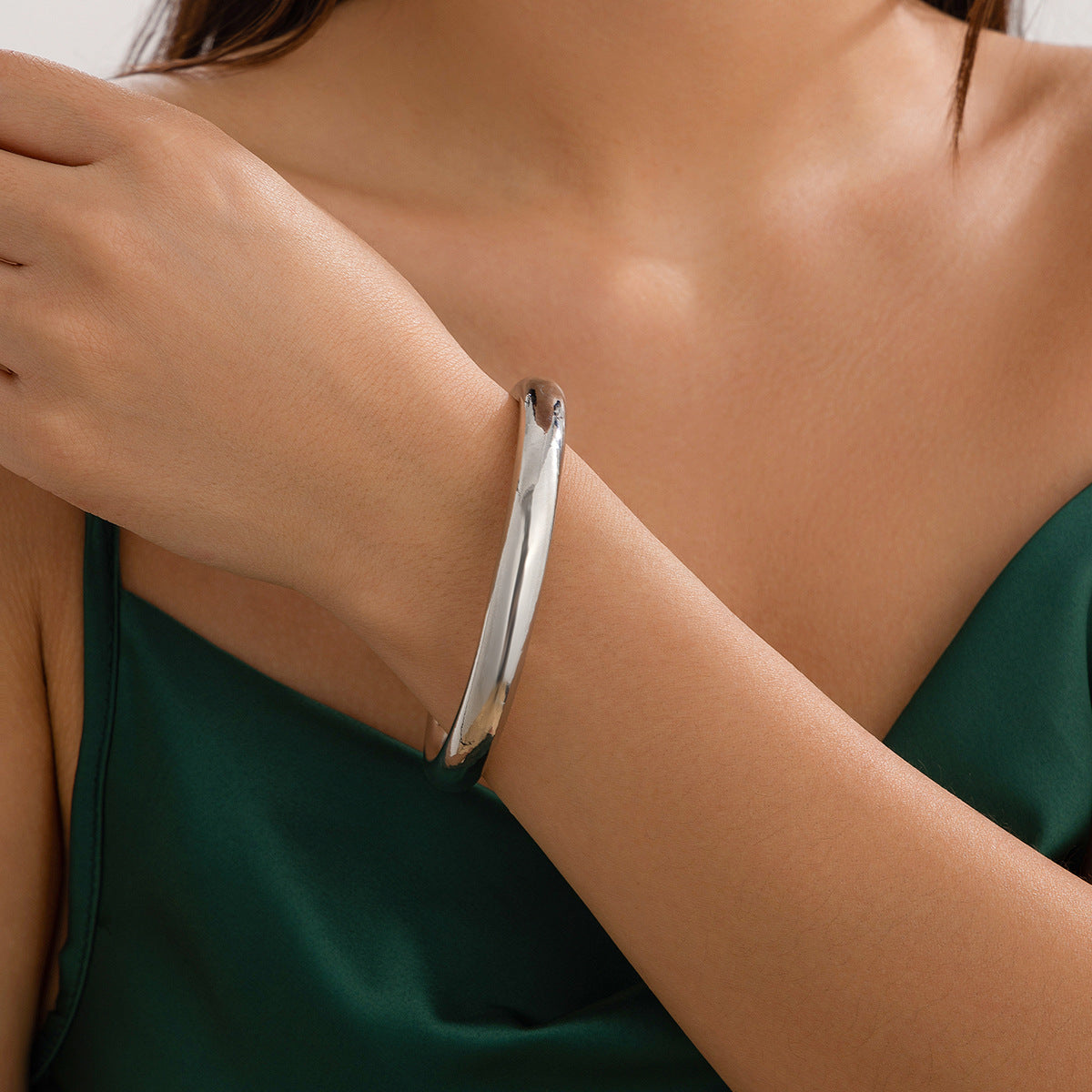 Pulsera Geométrica Cuadrada de Anillo Circular Suave
