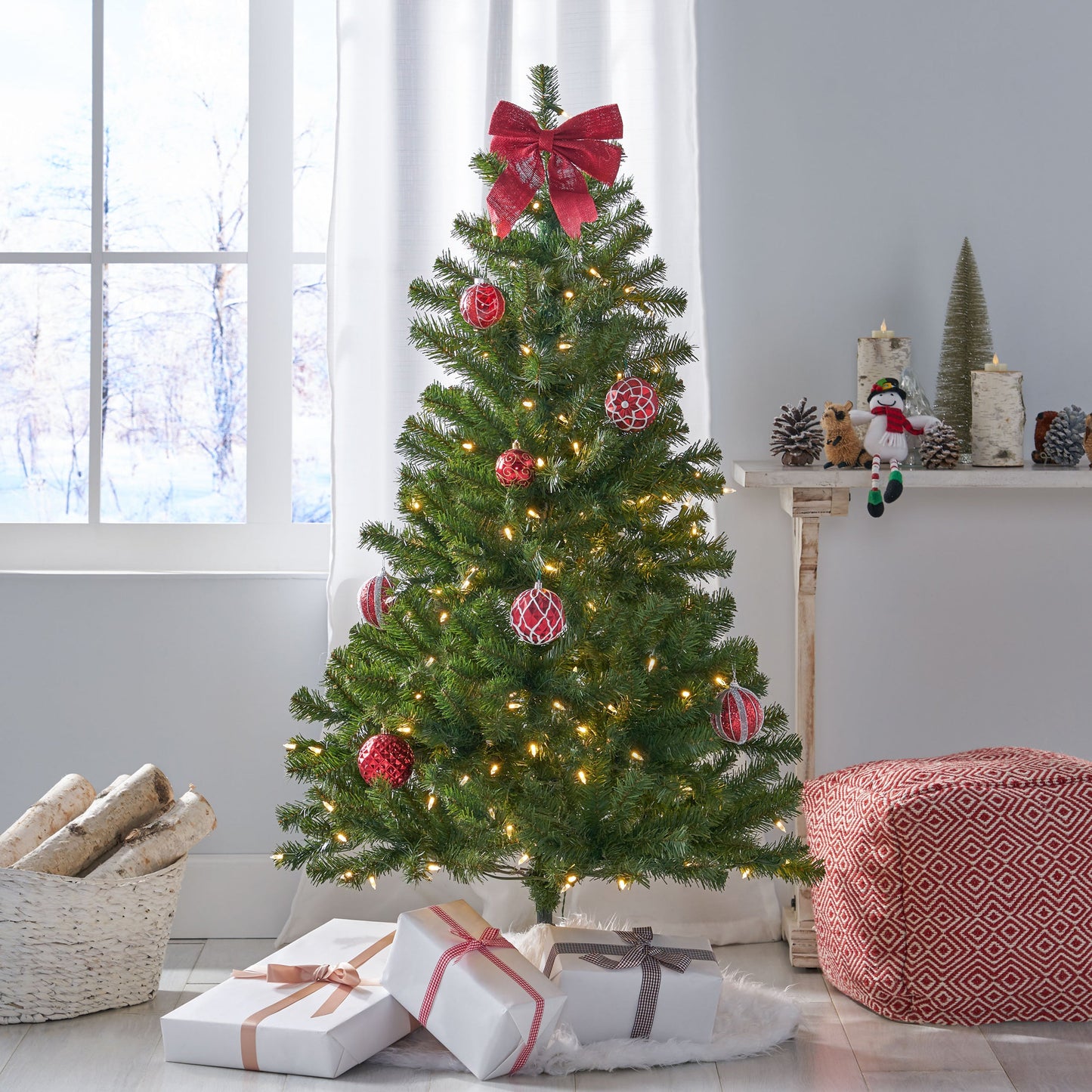 4.5' Hinged Tree with 200 Clear Lights-UL,Dia:32 - Korvel