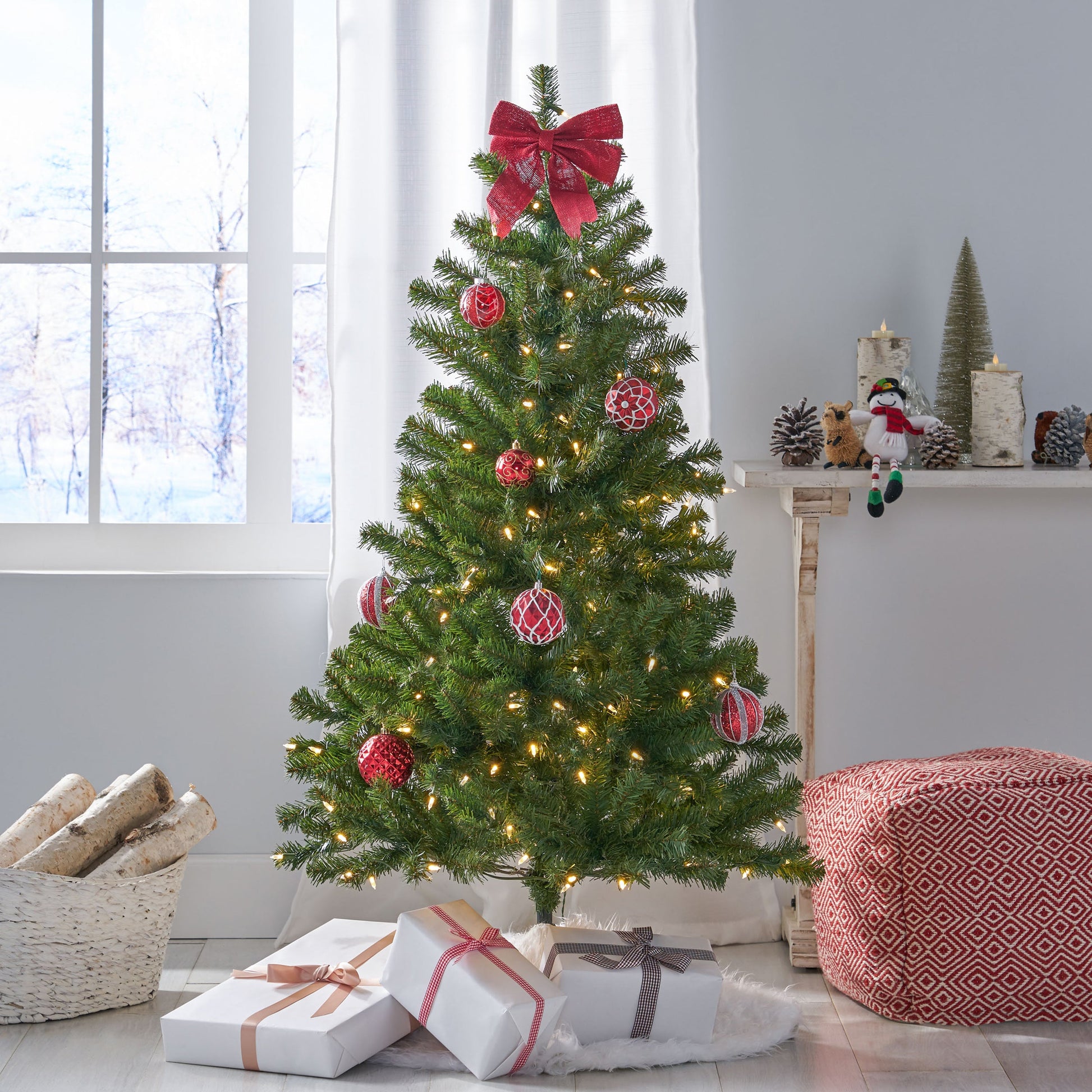 4.5' Hinged Tree with 200 Clear Lights-UL,Dia:32 - Korvel