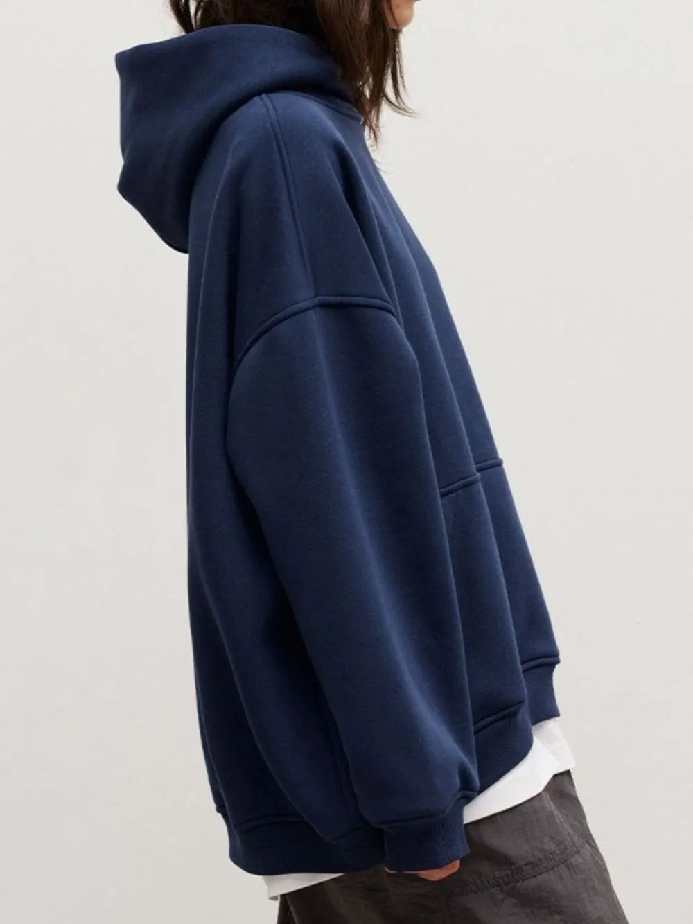 Hoodie à manches longues avec épaule tombante et poches