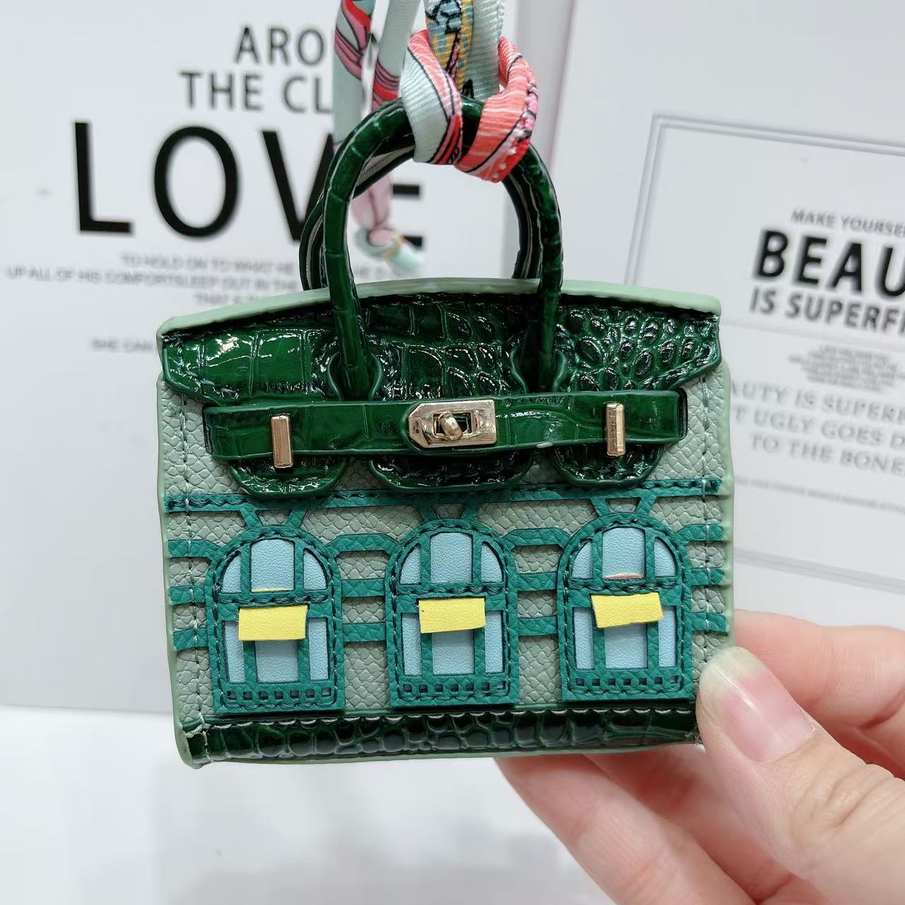 Small house bag mini window pendant headphone bag lipstick car key backpack backpack decoration - Korvel