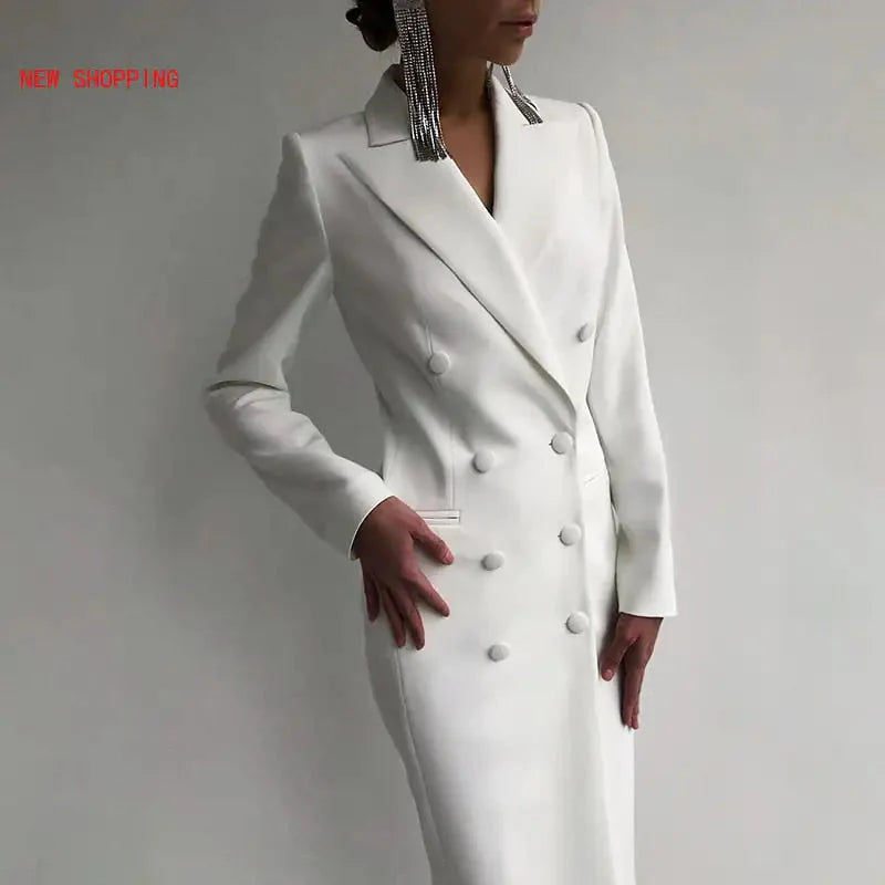 Robe de costume blanche élégante à double boutonnage