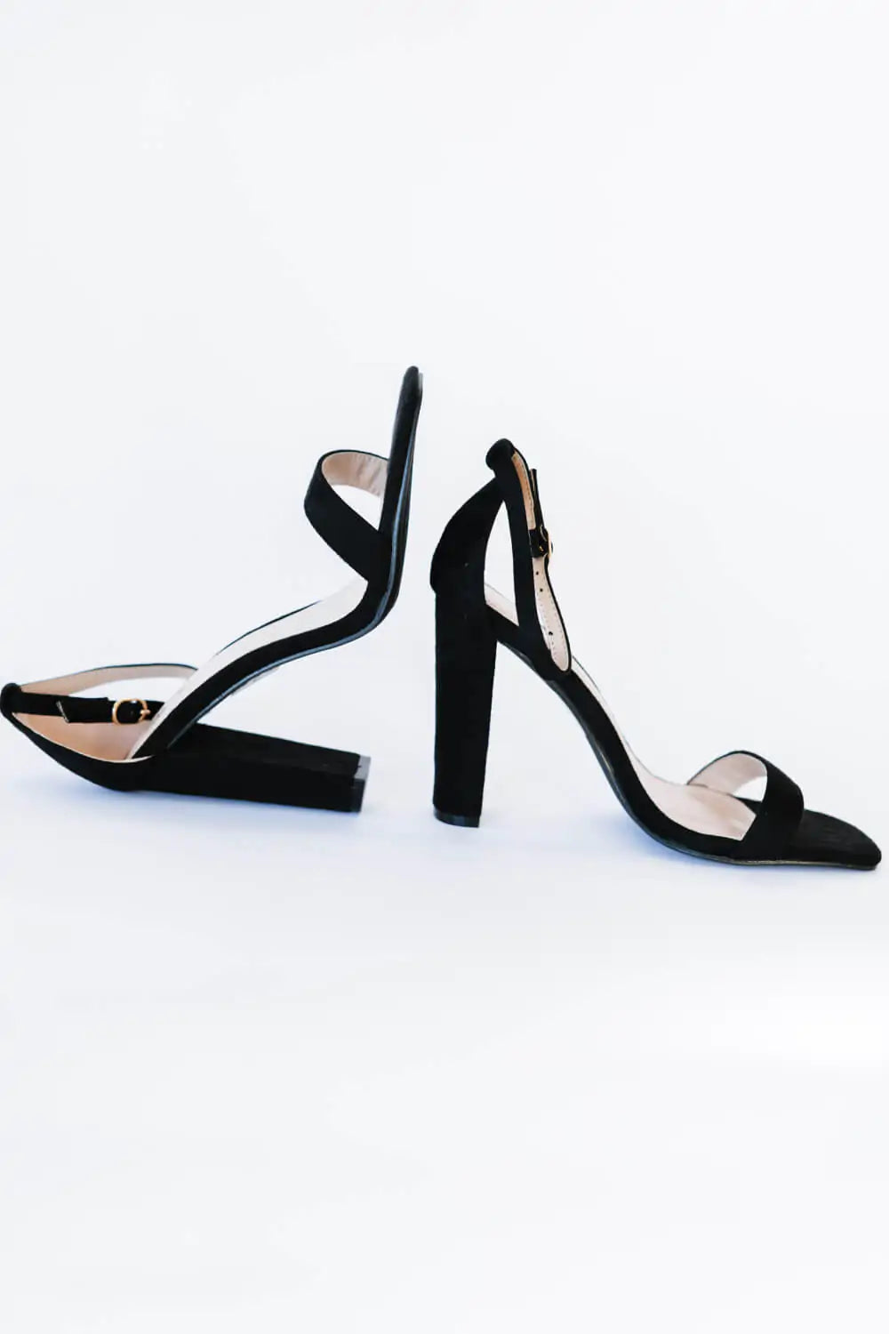 Sandalias Elegantes de Tacón Cuadrado