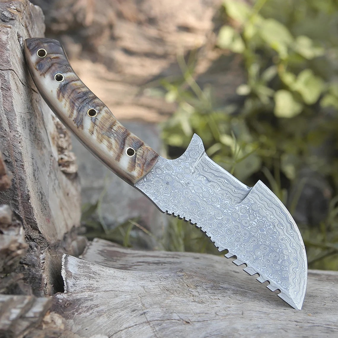 Hunted Movie-Inspired 10" Damascus Steel Tracker Knife with Sheep Horn Handle - Korvel