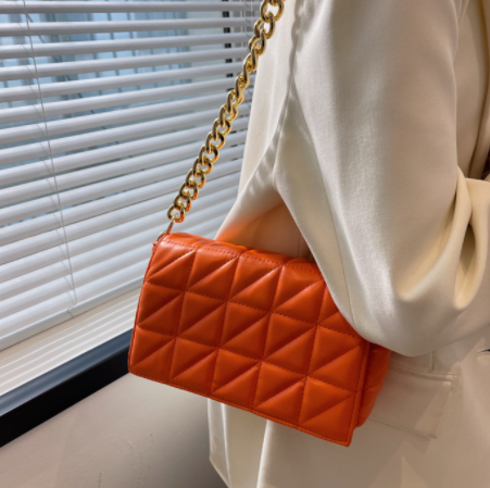 Elegante bolso de hombro pequeño verde con solapa y cadena de metal