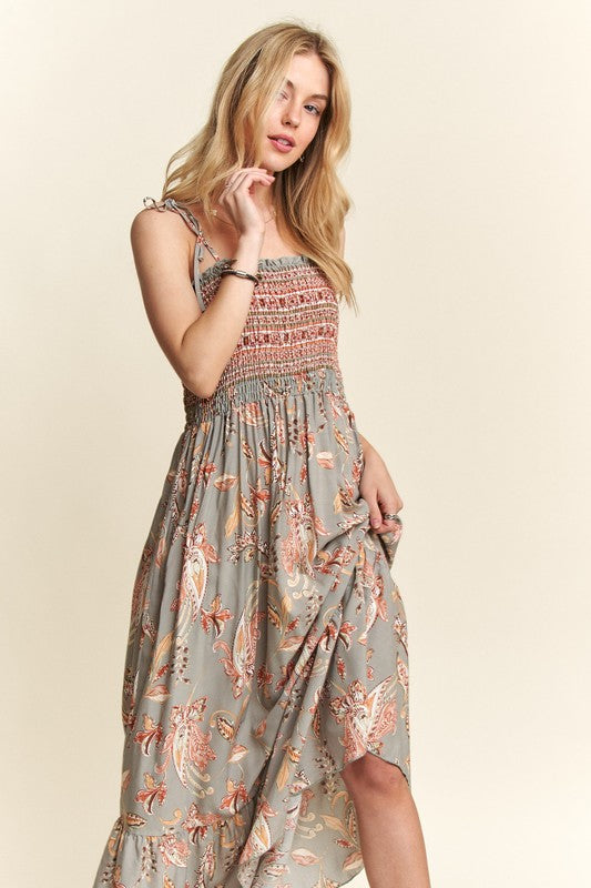 Vestido de tirantes con cuello cuadrado y estampado fruncido