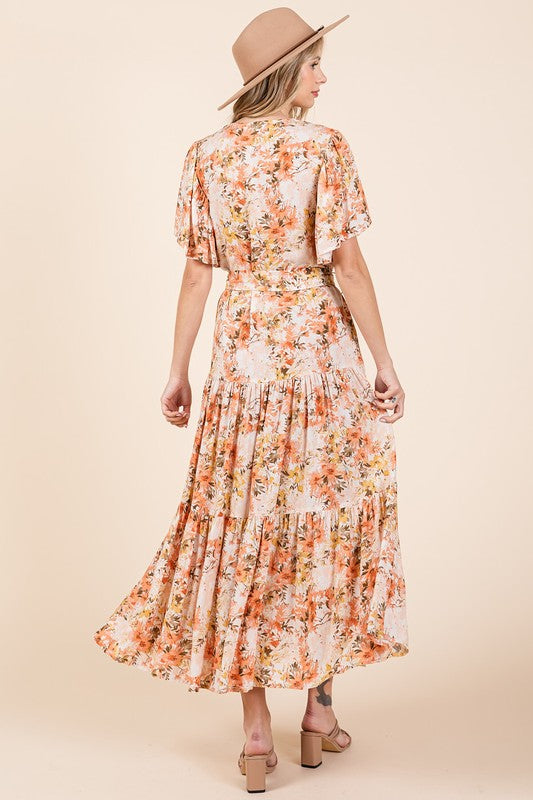 Vestido de Verano Floral con Cintura Ajustable y Mangas de Volante en Capas